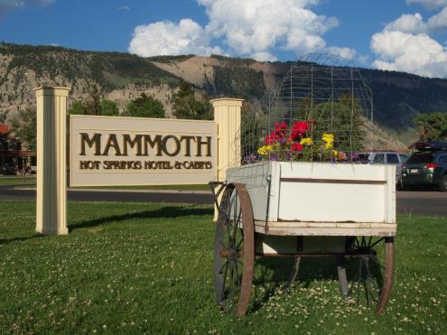 Mammoth Hotel Sign